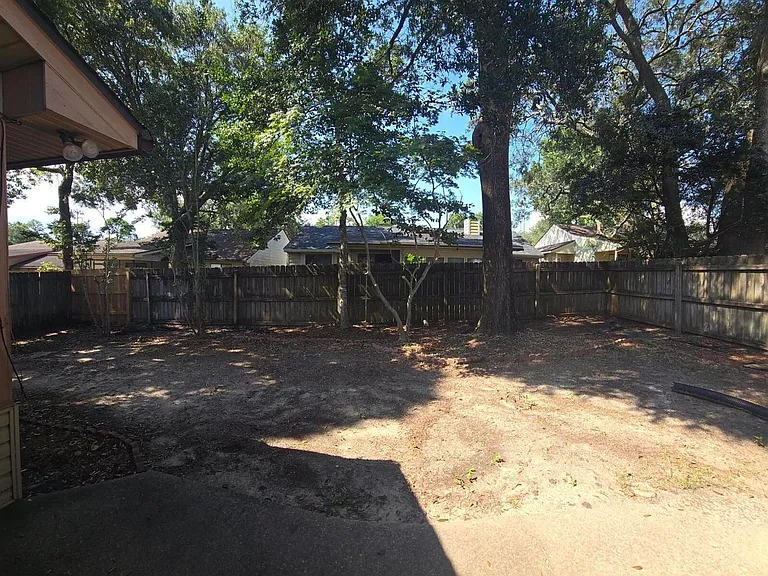 3929 Balsam Dr — Photo 48