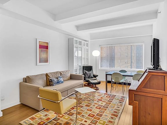 3rd image of 353 E 104th St APT 4E