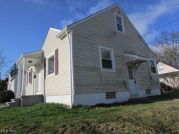 2nd image of 212 5th St NE