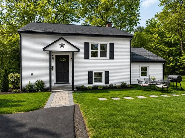 137 Pierce St, West Boylston, MA 01583