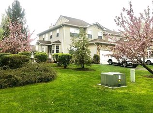 208 Falcongate Dr, Monmouth Junction, NJ 08852