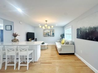 28 Arnold St #28, Quincy, MA 02169