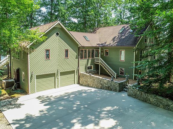 5th image of 128 Brooks Ct