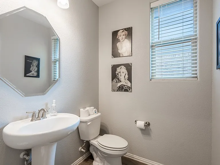 6614 Jamestown St — Photo 12