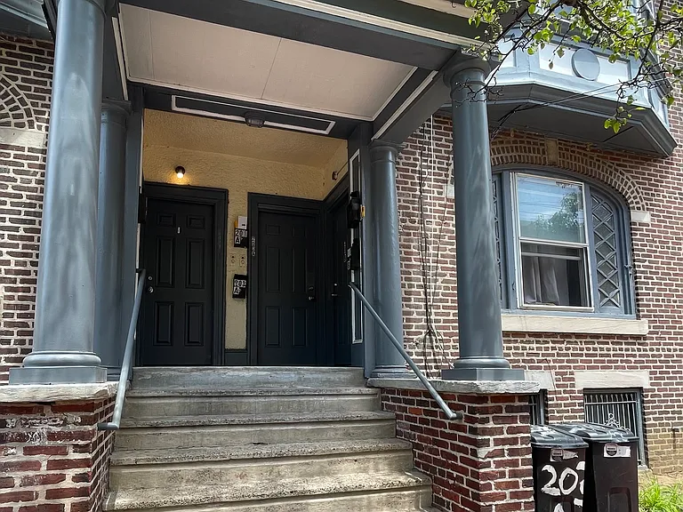 203 Penn St #2 — Photo 1