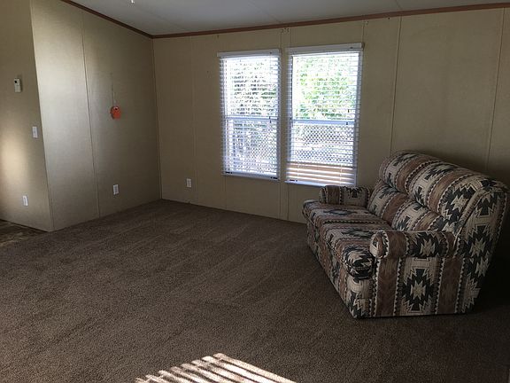 4th image of 909 NW Avenue J