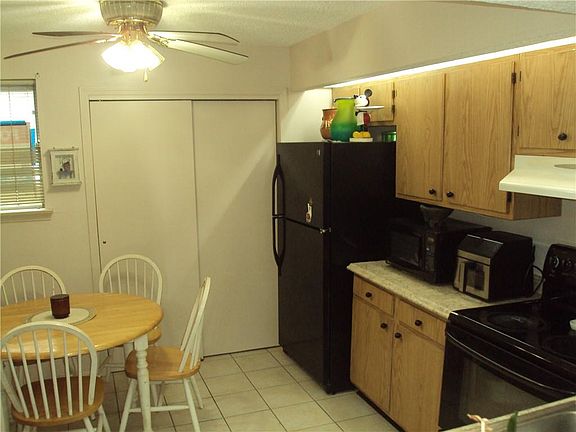 3rd image of 104 Avant Garde Cir #104