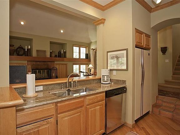 5th image of 9 Beaver Creek Blvd #10