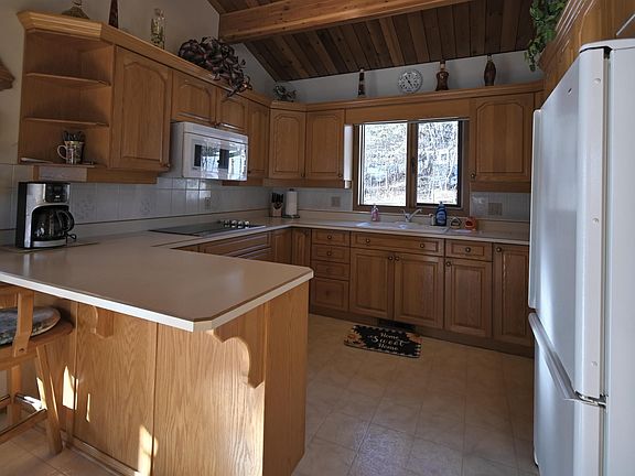 4th image of 4521 Lakeshore Rd #128