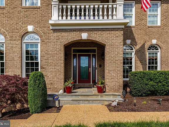3rd image of 20283 Island View Ct