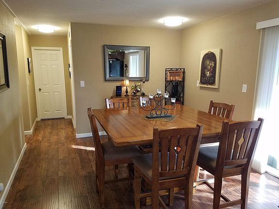 3rd image of 421 S 81st Pl