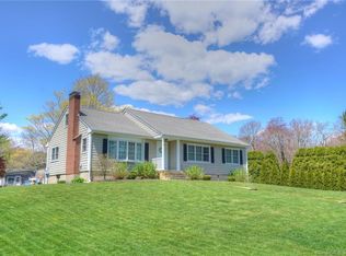5 Allyn St, Groton, CT 06355