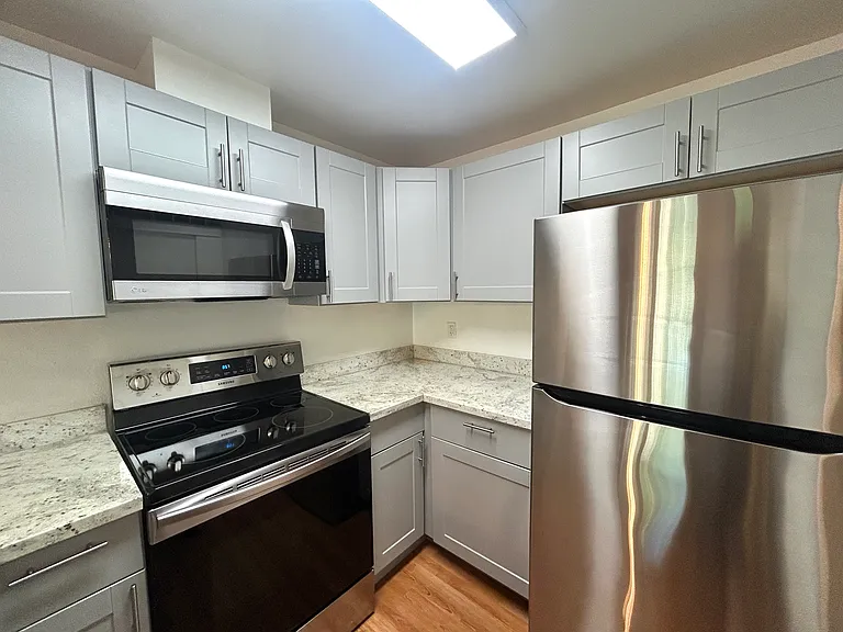 12612 NE 119th St #C6 — Photo 2