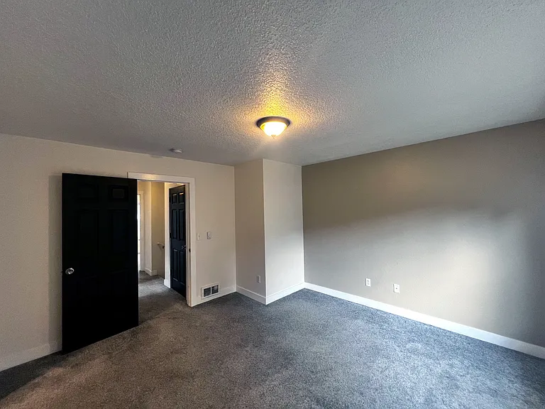 940 NW 7th Ave #10 — Photo 21