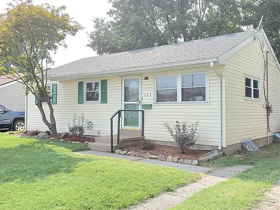 3rd image of 127 Briarcliff Dr