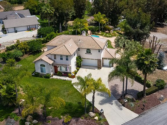 3rd image of 25725 Forest Dr