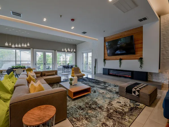 120 15th St E APT 809, Tuscaloosa, AL 35401