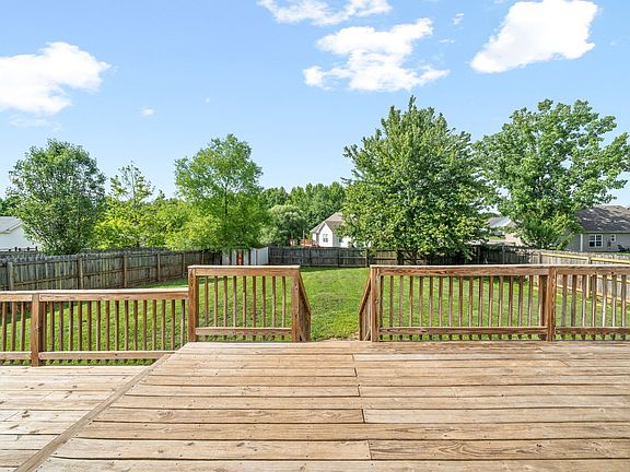 2nd image of 424 Piney Dr