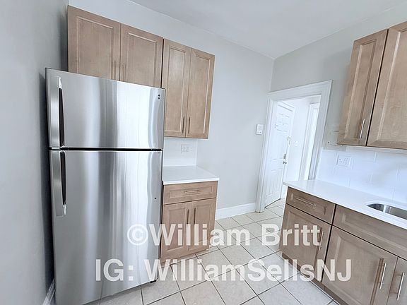 3rd image of 54 Linden Ave #102