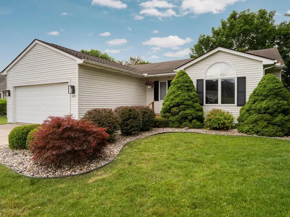 1024 Heritage Dr, Saline, MI 48176