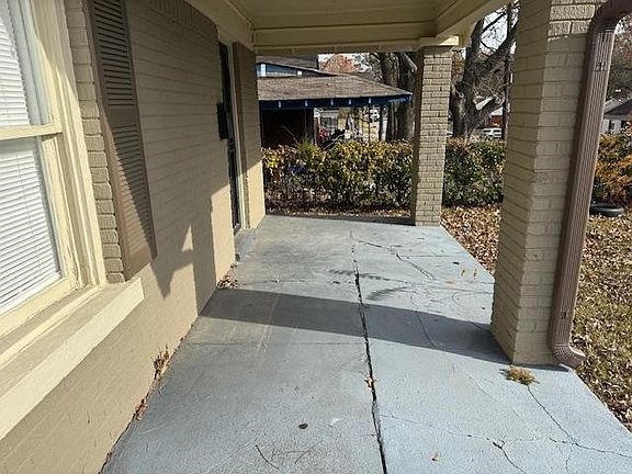 3rd image of 2286 Poe Ave