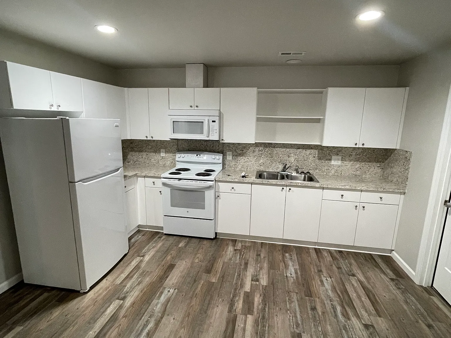 2 bed, 725 sqft, $1,200 — Photo 3