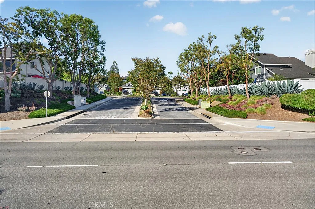 4 bed, 2.5 bath, 1769 sqft, $6,000 — Photo 3