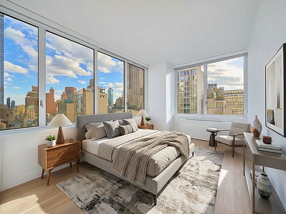 5th image of 70 W 37th St APT 2105