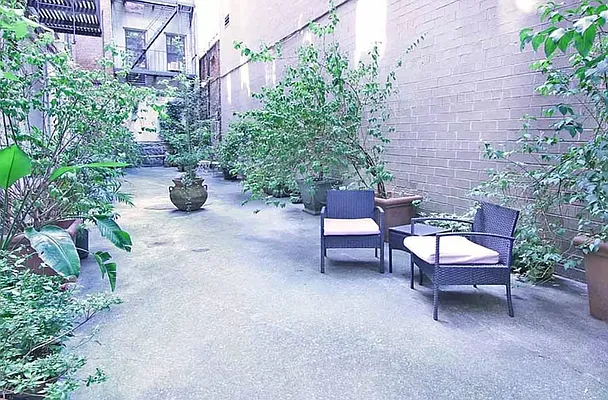 Sold by Compass | media 9
