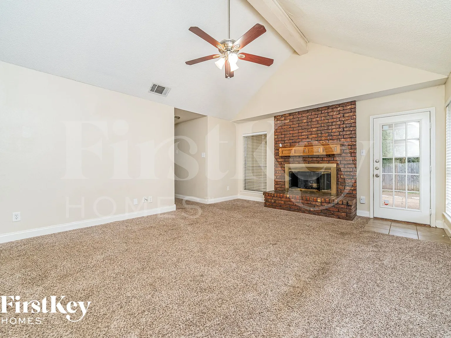 3 bed, 2.0 bath, 1624 sqft, $1,760 — Photo 3