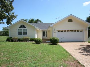 100 S Lakeshore Dr, Blue Eye, MO 65611