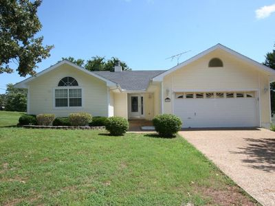 100 S Lakeshore Dr, Blue Eye, MO, 65611