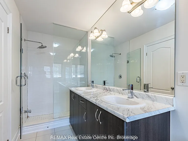 27 Lady Evelyn Cres — Photo 26