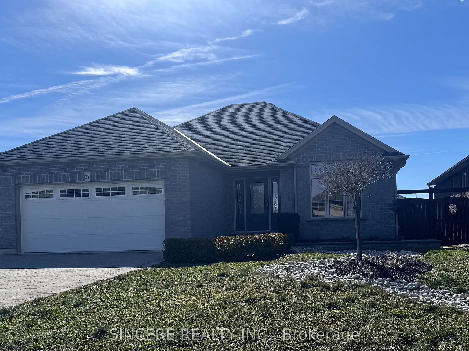5 bed, $2,900 — Photo 3
