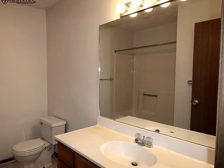 2858 University Ave — Photo 5