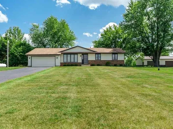 10676 Smith Rd, Pecatonica, IL 61063