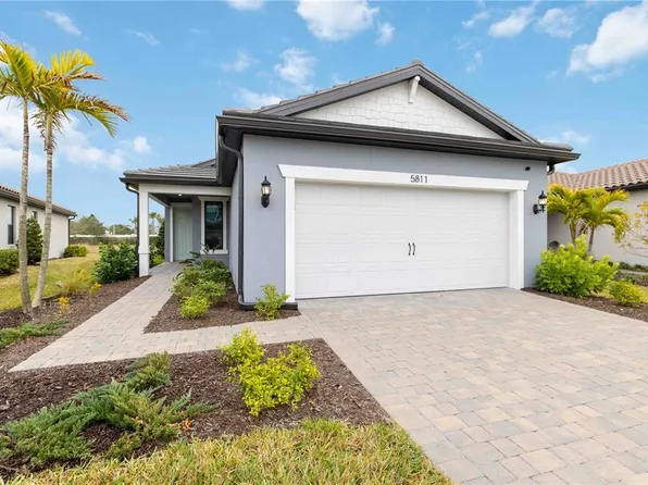 5811 Silverside Pine Ct, Lakewood Ranch, FL 34211