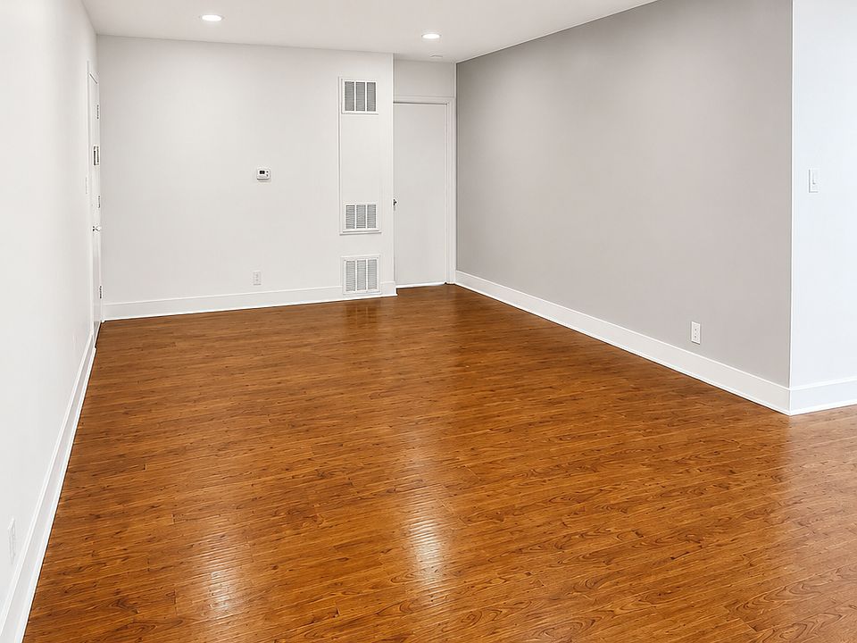 1st image of 1540 N Laurel Ave APT 2