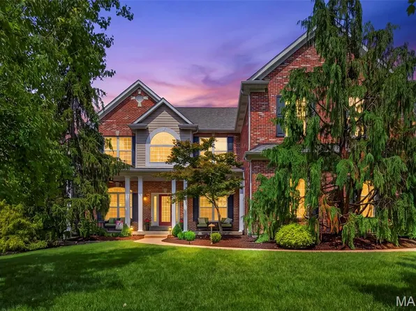 467 Oakshire Ln, Saint Louis, MO 63122