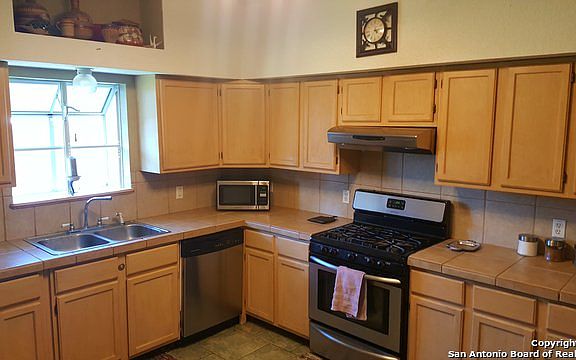 2nd image of 602 W Baetz Blvd