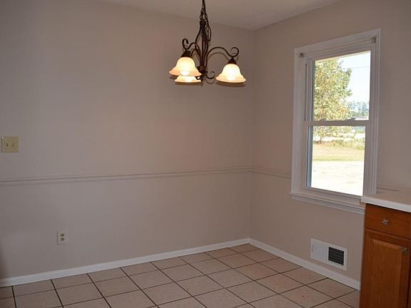 4th image of 4403 Holiday Heights Dr
