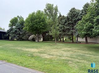 Killarney Park Dr, Wentworth, SD 57075