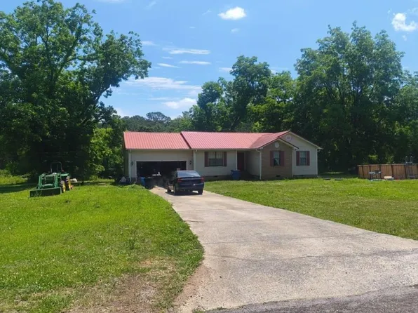 535 Hayes Rd, Talladega, AL 35160