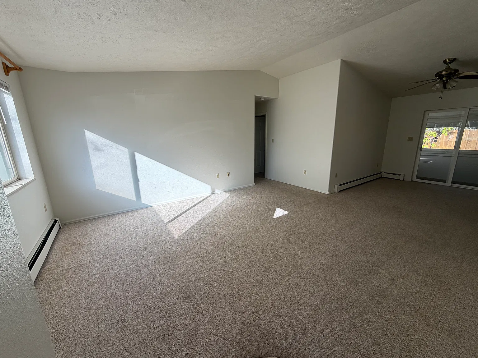 3 bed, 1220 sqft, $1,500 — Photo 2