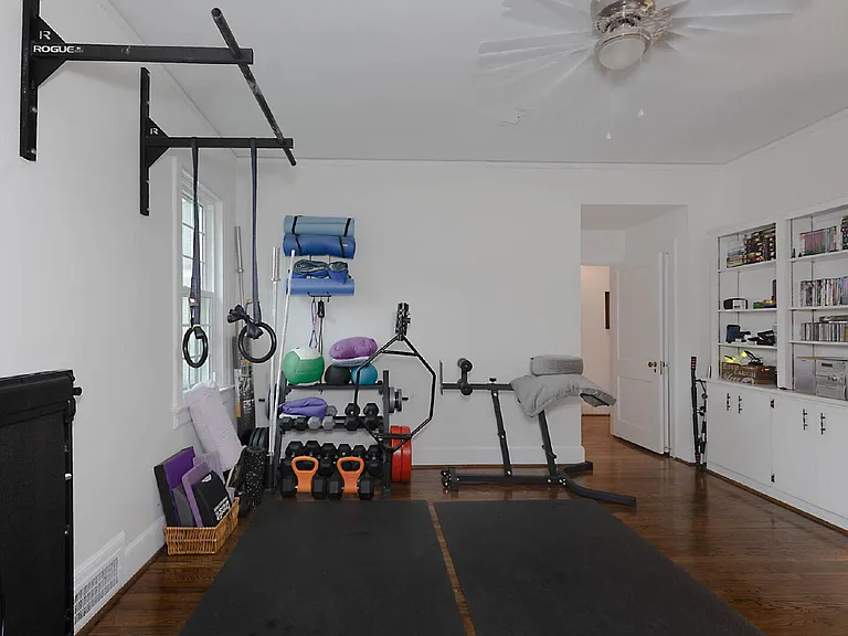 1702 Elmwood Dr — Photo 23
