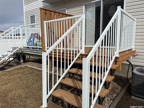 2nd image of UNIT 302-851 Chester ROAD