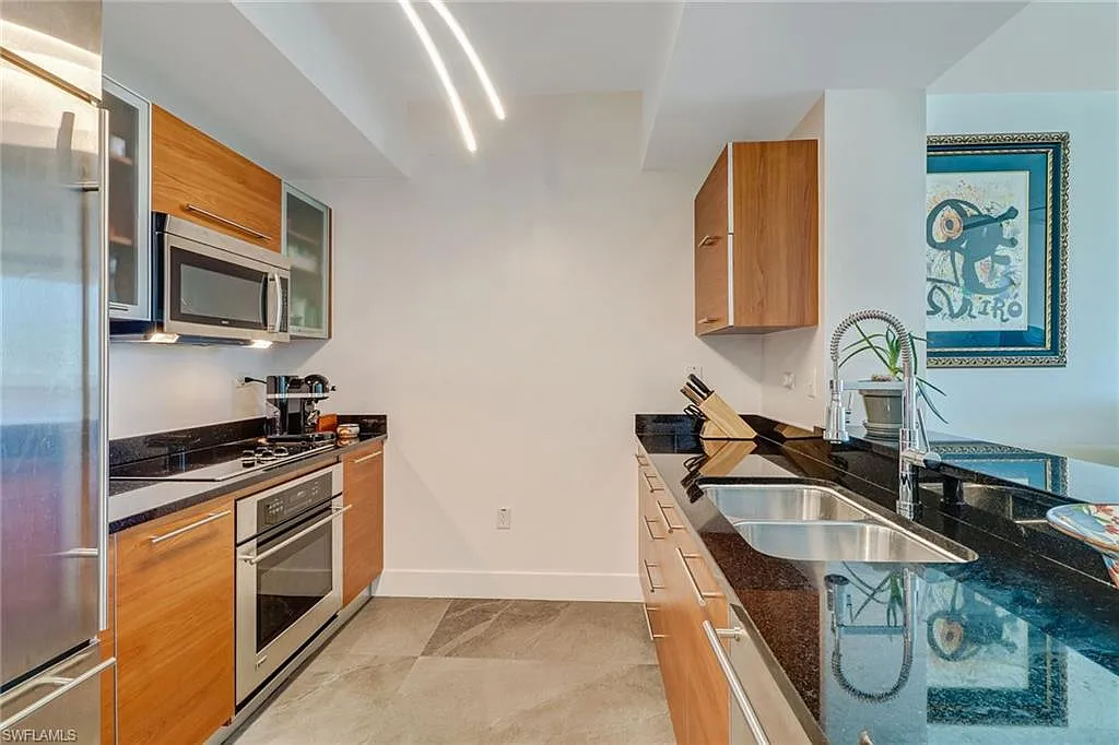 1 bed, 1.5 bath, 867 sqft, $2,500 — Photo 4