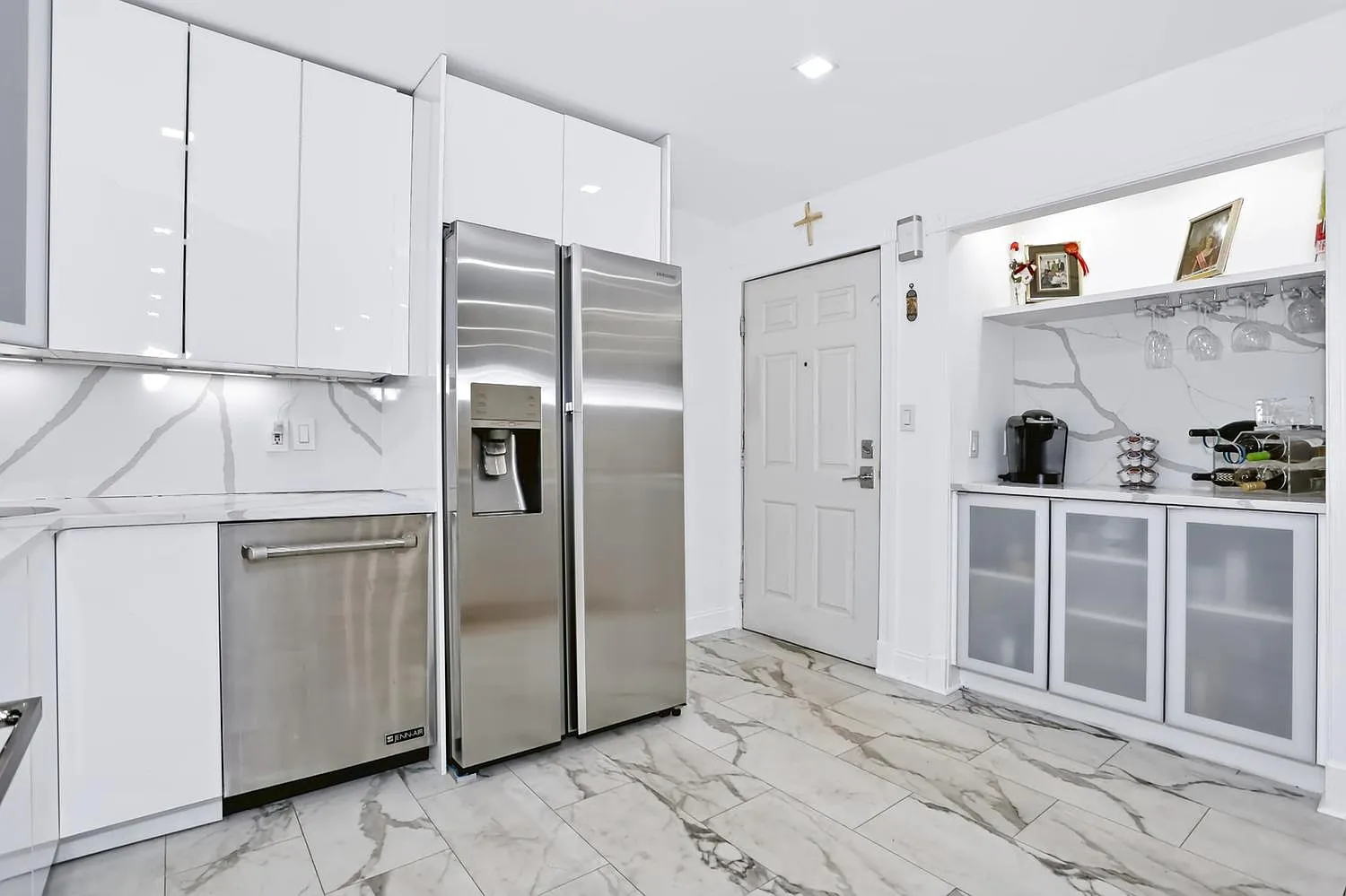1 bed, 730 sqft, $2,500 — Photo 1