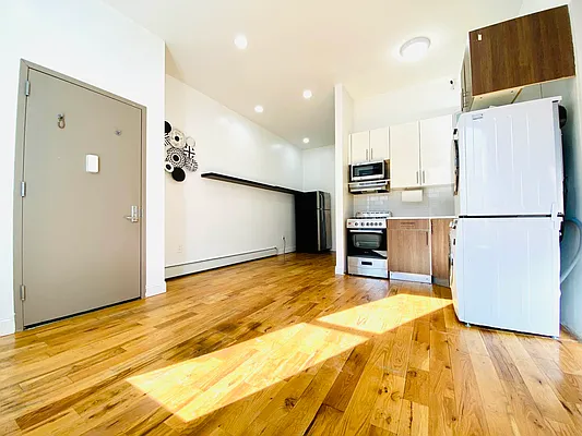 Rented by Blue Egg Realty Corp | media 26