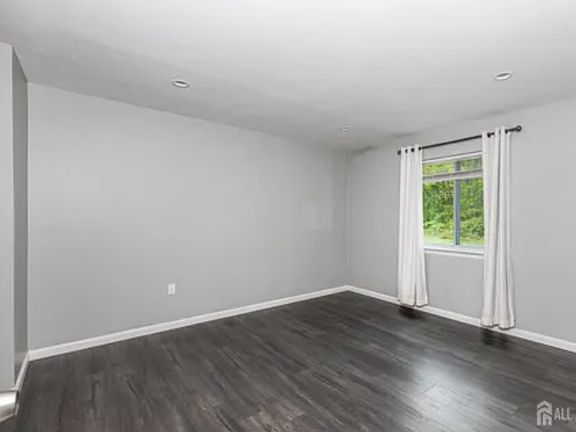 5th image of 42 Norwich Pl